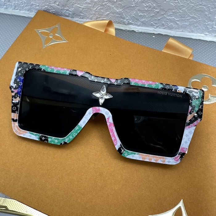 l**is V*t*n cyclone mask sunglasses z2031e