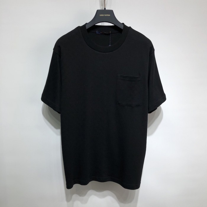 l**is V*t*n half damier pocket t-shirt black