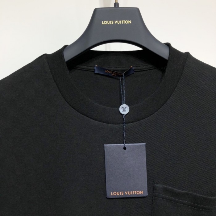 l**is V*t*n half damier pocket t-shirt black