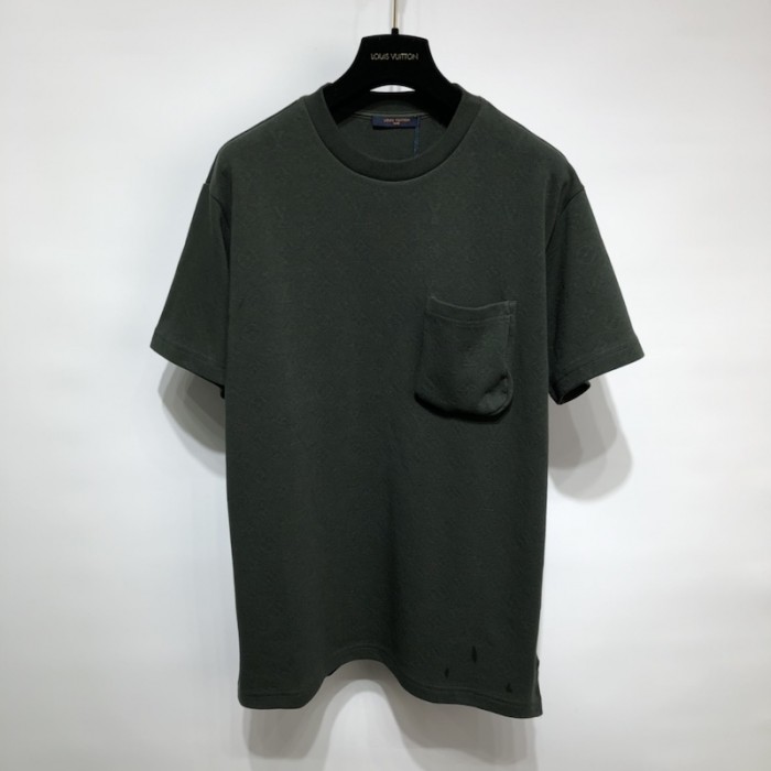 l**is V*t*n signature 3d pocket monogram t-shirt 1a8wn5
