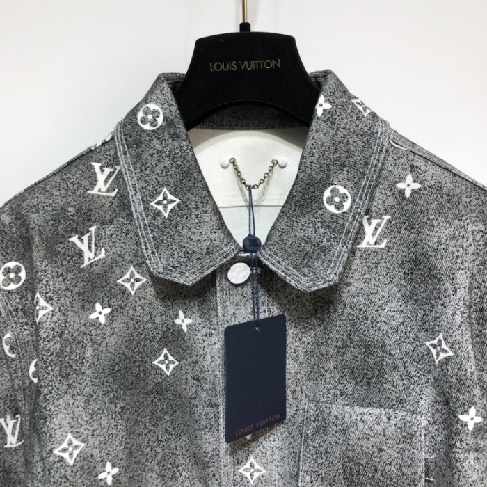 l**is V*t*n monogram spray workwear shirt 1a96la