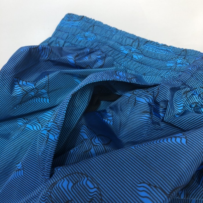 l**is V*t*n 2054 printed swimwear