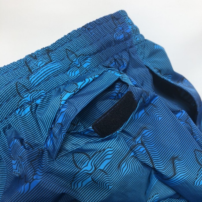 l**is V*t*n 2054 printed swimwear