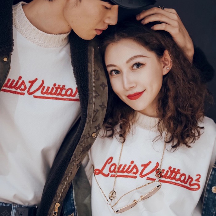l**is V*t*n embroidered l**is V*t*n mockneck tee 1a9gmo