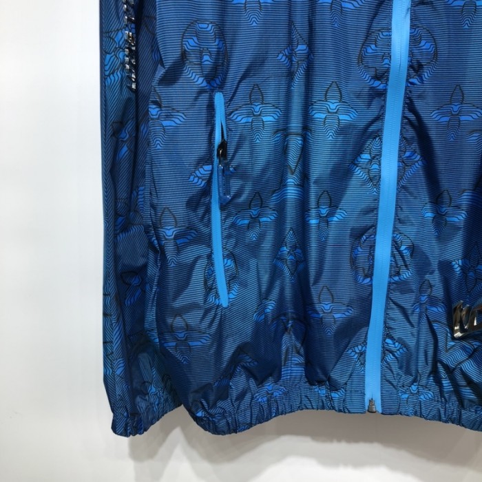 l**is V*t*n 2054 printed windbreaker 1a9gqm