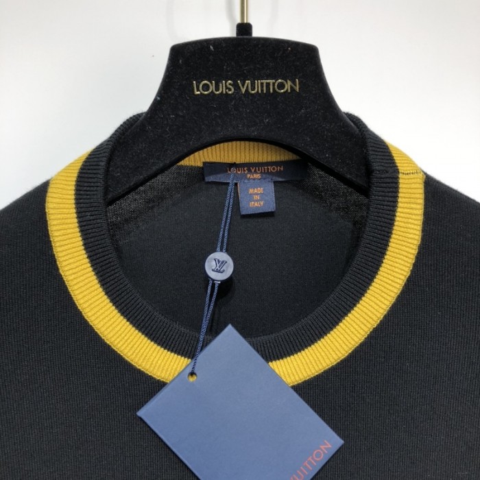 l**is V*t*n intarsia football t-shirt 1a9tax