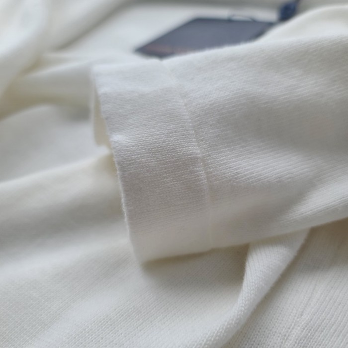 l**is V*t*n signature short-sleeved crewneck