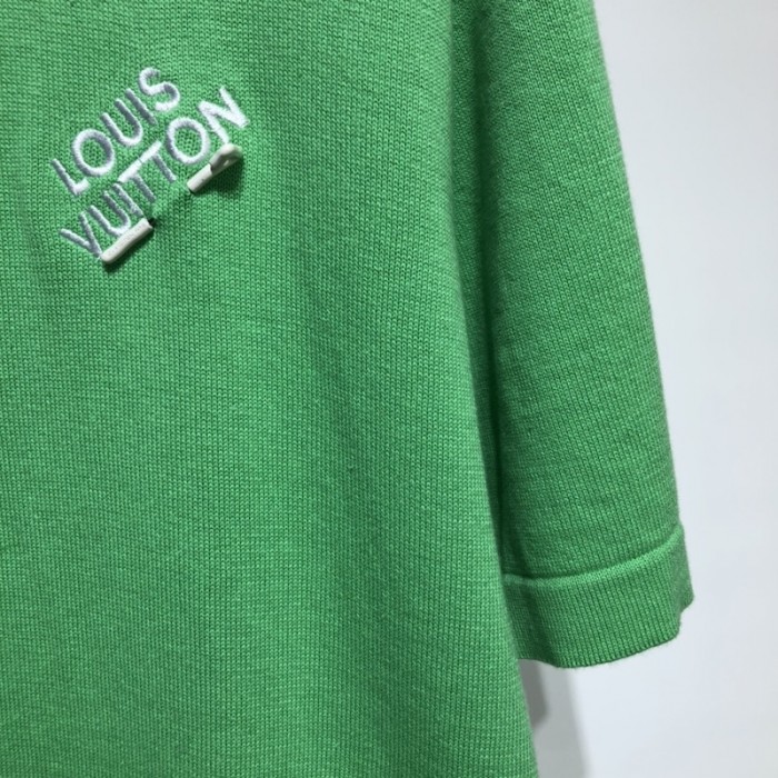 l**is V*t*n signature short-sleeved crewneck green