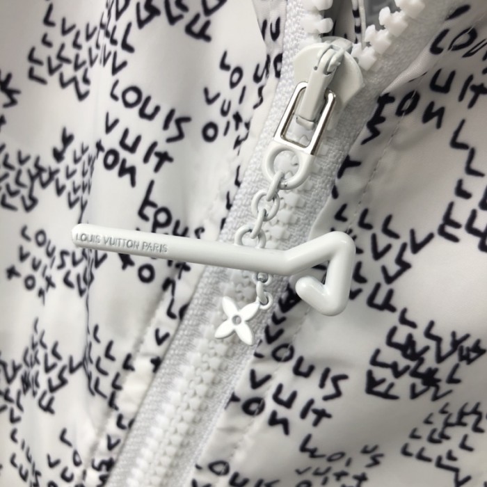 l**is V*t*n damier spread windbreaker 1aa536