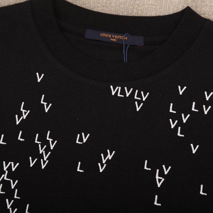 l**is V*t*n lv spread embroidery t-shirt 1aa53y