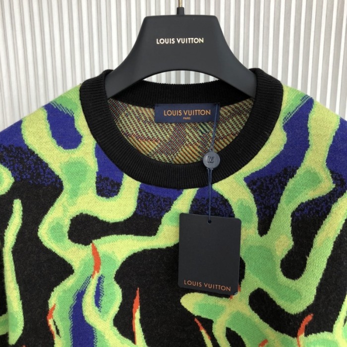 l**is V*t*n graphic crewneck 1aa548
