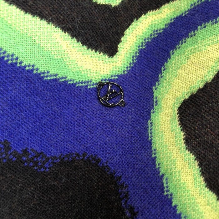 l**is V*t*n graphic crewneck 1aa548