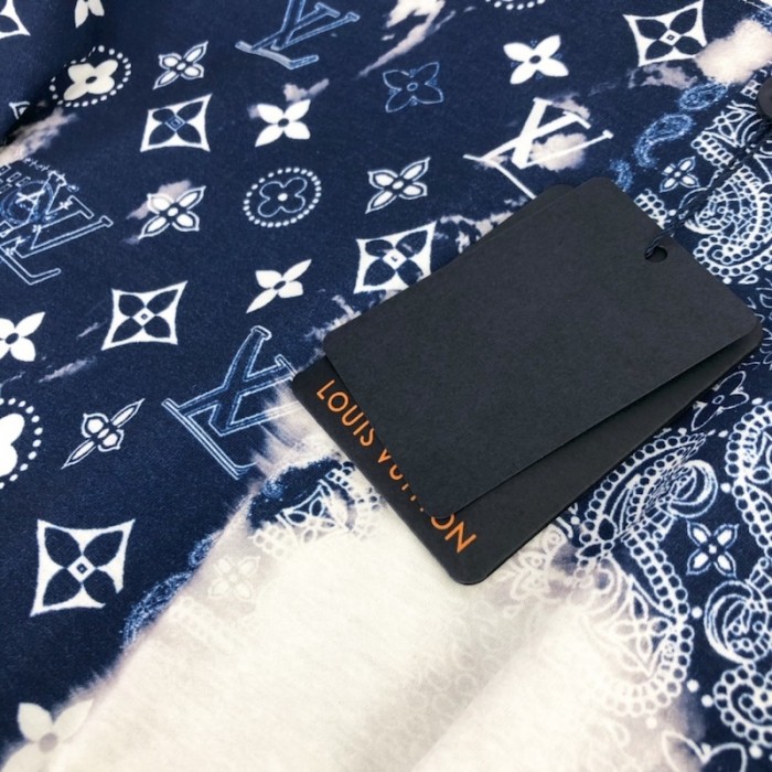 l**is V*t*n monogram bandana printed t-shirt 1aa5f4