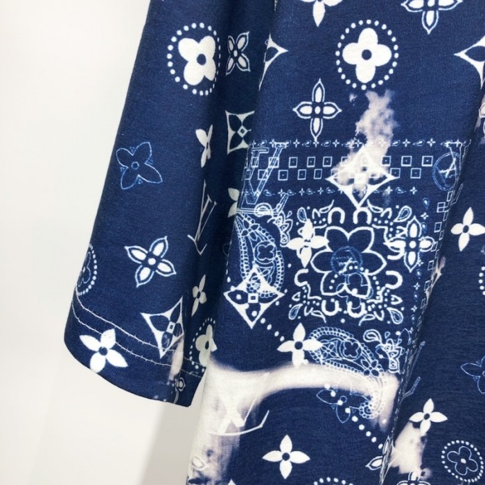 l**is V*t*n monogram bandana printed t-shirt 1aa5f4