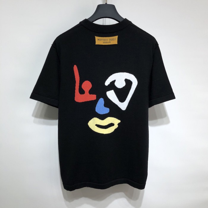 l**is V*t*n short-sleeved crewneck black