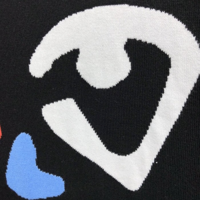 l**is V*t*n short-sleeved crewneck black