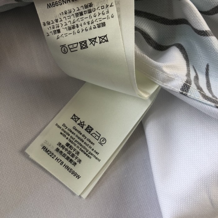l**is V*t*n printed shirt and tie 1aagoa