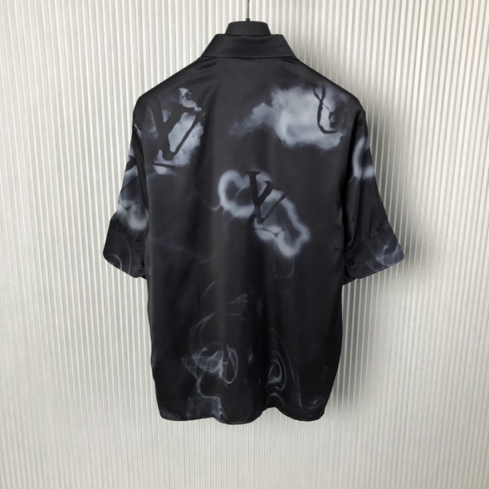 l**is V*t*n short-sleeved shirt 1aatpd