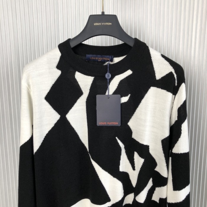 l**is V*t*n lv abstract houndstooth crewneck 1aau2w