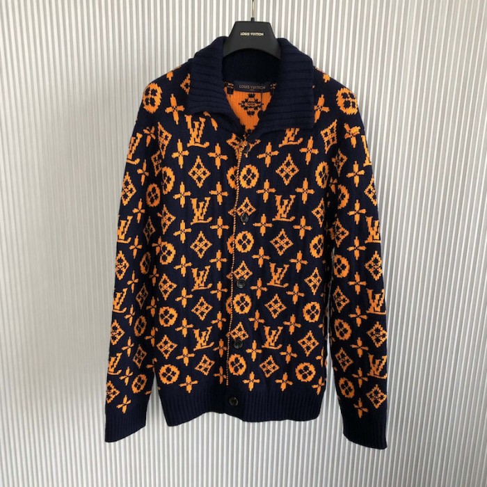 l**is V*t*n signature cardigan 1aau8t