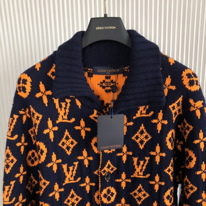 l**is V*t*n signature cardigan 1aau8t