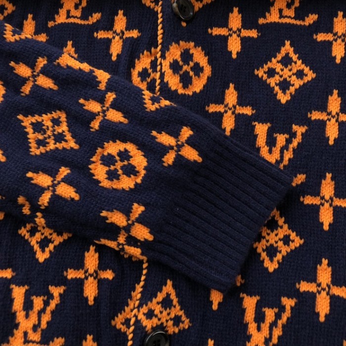 l**is V*t*n signature cardigan 1aau8t