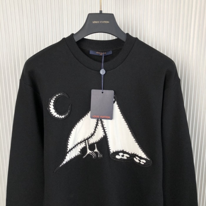 l**is V*t*n lv comics owl patch crewneck 1ab4vs