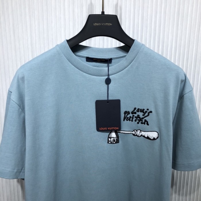 l**is V*t*n lv multi-tools embroidered t-shirt 1ab5ig