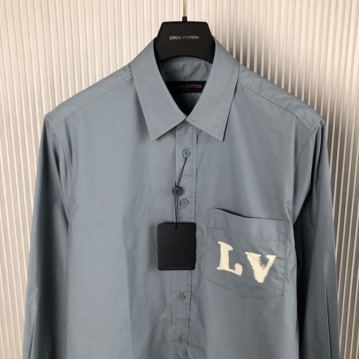 l**is V*t*n long-sleeved regular shirt with placed graphic 1ab5l7