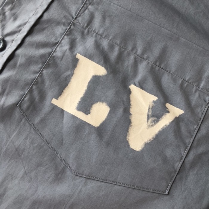 l**is V*t*n long-sleeved regular shirt with placed graphic 1ab5l7