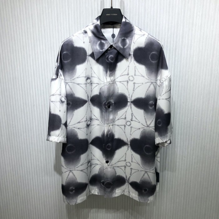 l**is V*t*n multi buttonholes short-sleeved pyjama shirt 1ab6ch