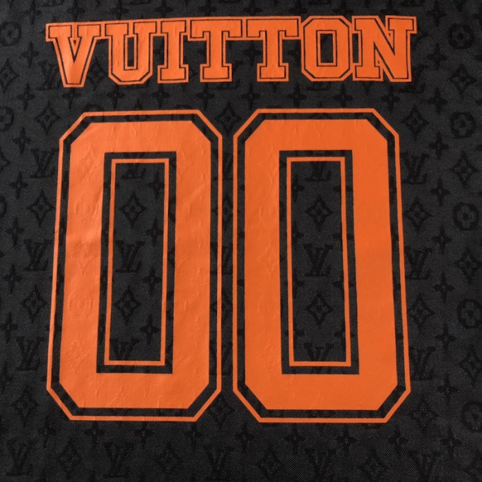 l**is V*t*n monogram sporty v-neck t-shirt 1ab6g1