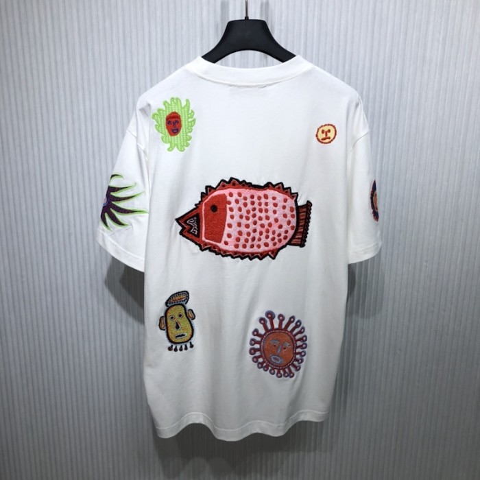 l**is V*t*n lv x yk embroidered faces t-shirt 1ab6ox