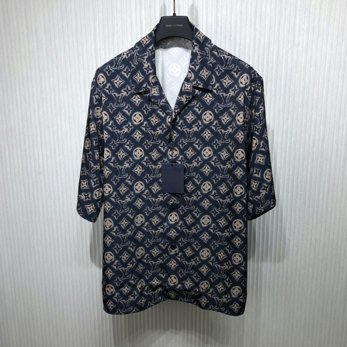 l**is V*t*n monogram silk short-sleeved shirt 1abjlv