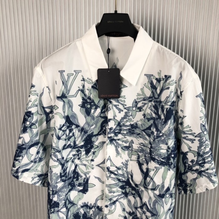 l**is V*t*n graphic short-sleeved cotton shirt 1abnsg