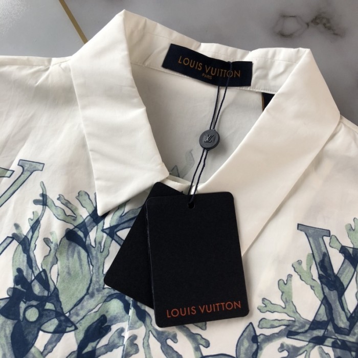 l**is V*t*n graphic short-sleeved cotton shirt 1abnsg