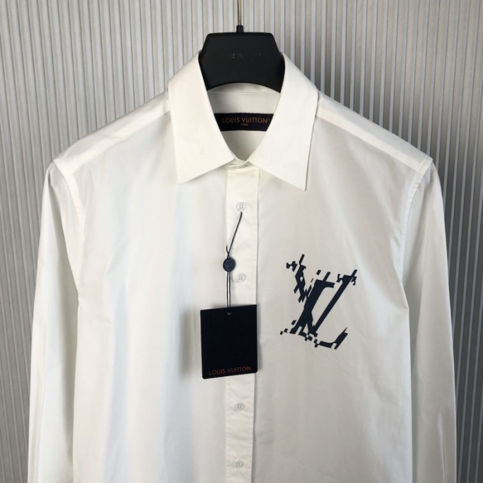 l**is V*t*n long-sleeved cotton shirt 1afaxl