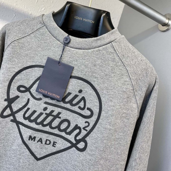 l**is V*t*n printed heart sweatshirt 1a9glv