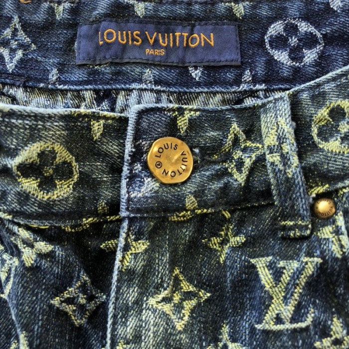 l**is V*t*n monogram gradient denim short