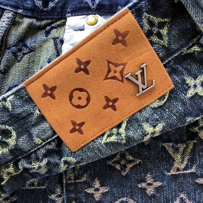 l**is V*t*n monogram gradient denim short
