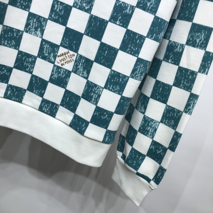 l**is V*t*n damier printed crewneck 1a99vc