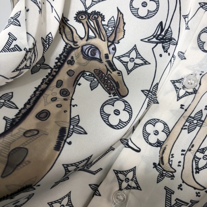 l**is V*t*n monogram giraffe elephant long sleeve shirt white