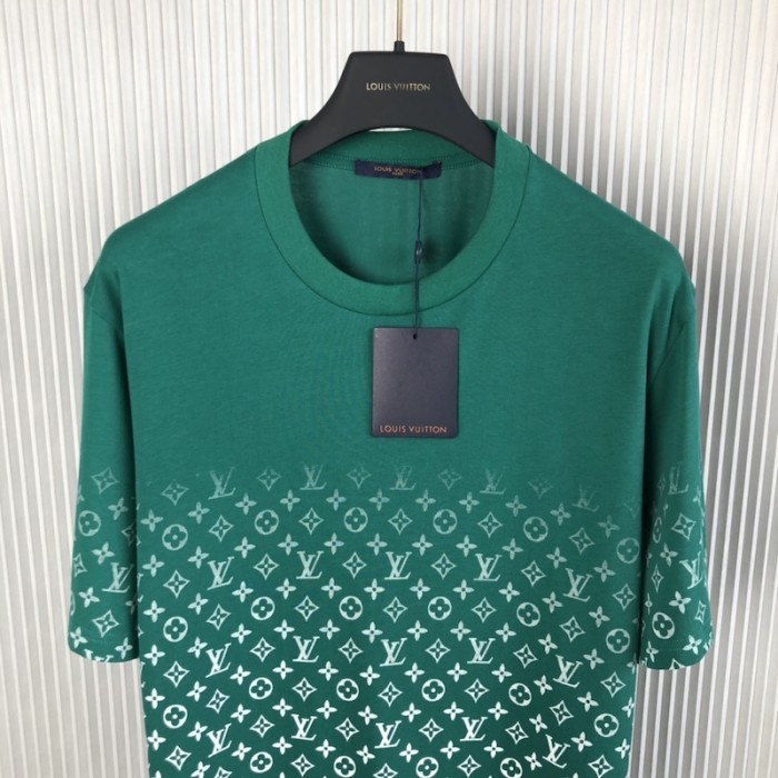 l**is V*t*n lvse monogram gradient t-shirt green
