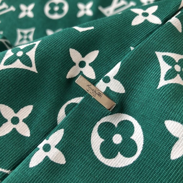 l**is V*t*n lvse monogram gradient t-shirt green