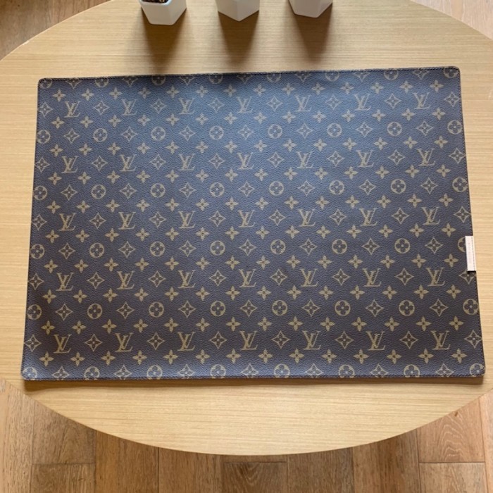 l**is V*t*n monogram canvas table mat