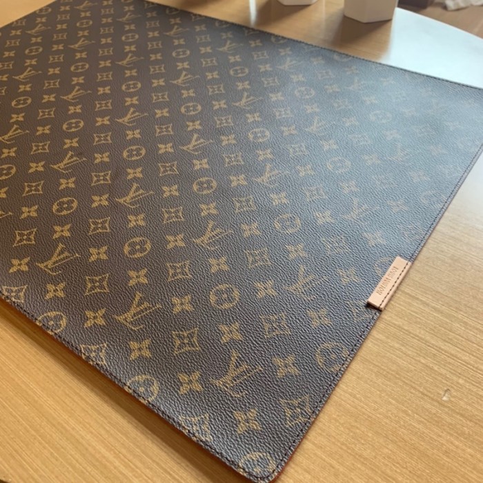 l**is V*t*n monogram canvas table mat