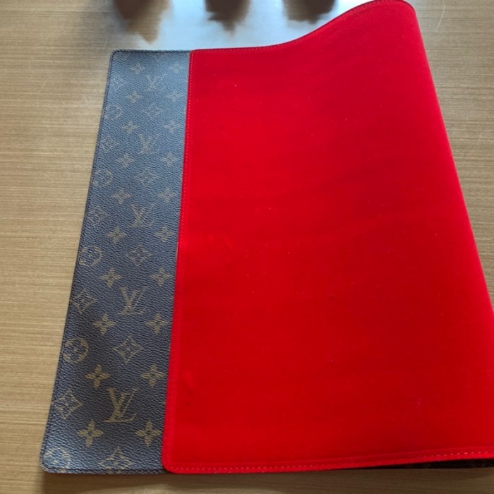 l**is V*t*n monogram canvas table mat
