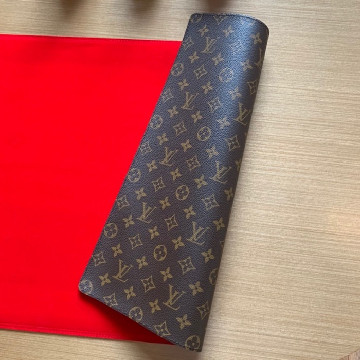 l**is V*t*n monogram canvas table mat