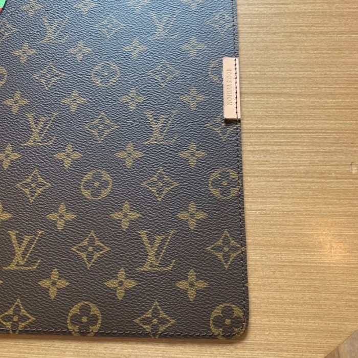 l**is V*t*n monogram canvas table mat