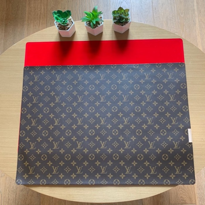 l**is V*t*n monogram canvas table mat